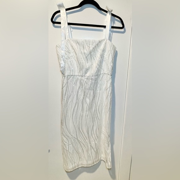 ML MONIQUE LHUILLIER Sequined Bow-Strap Midi Dress in white - Picture 6 of 12